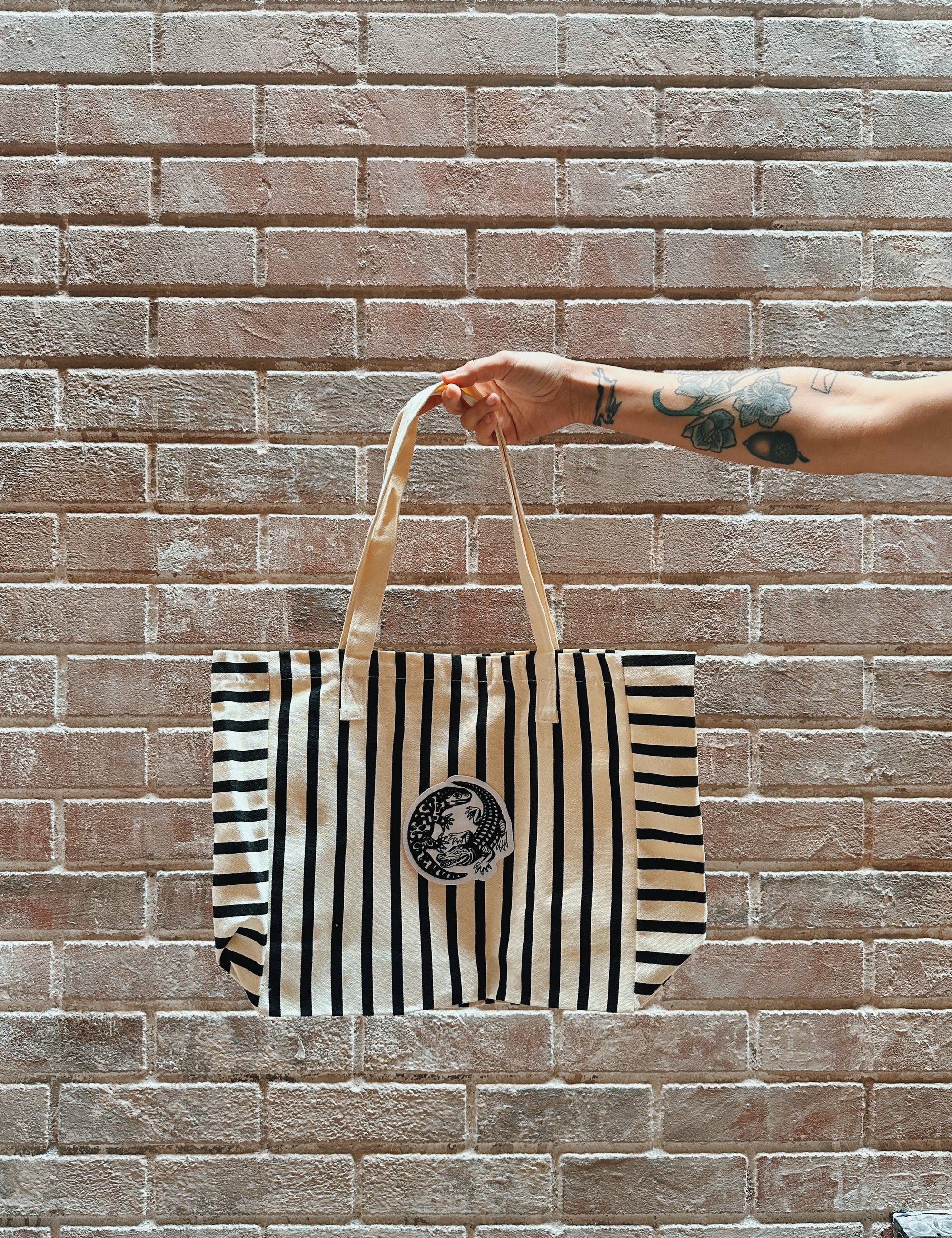 AZ~FL ying yang stripped bag