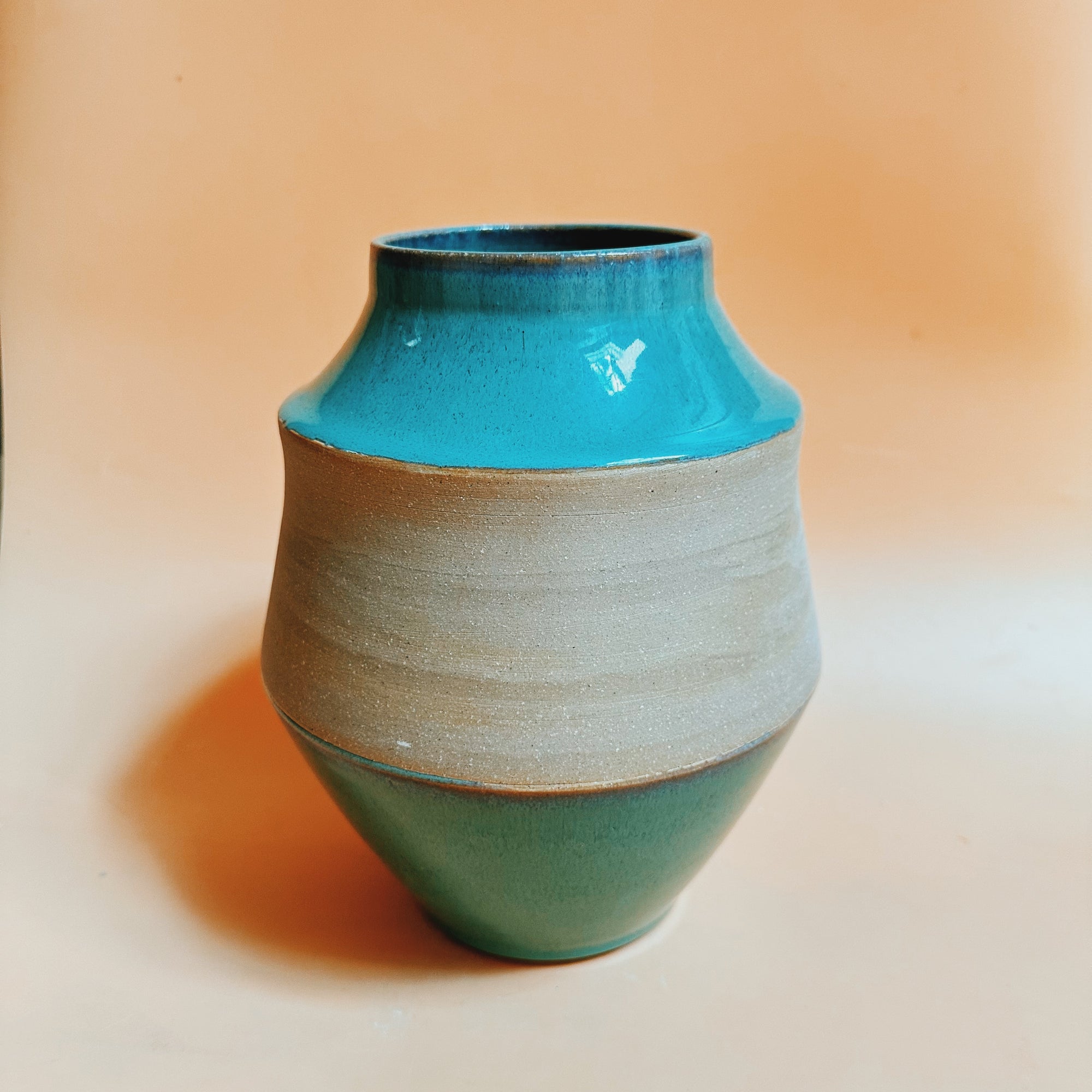 Angled Inward Curve Summer Vase