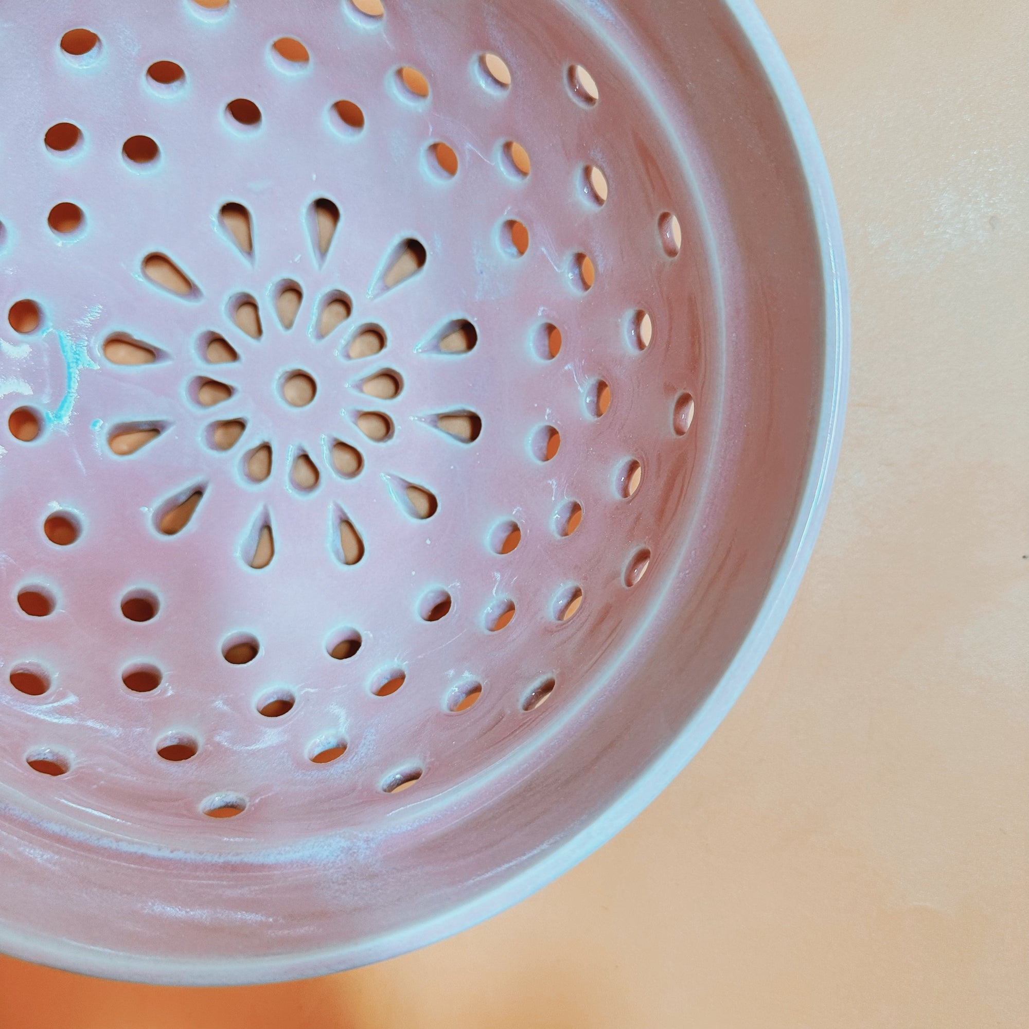 Rimmed Decorative Berry Bowl