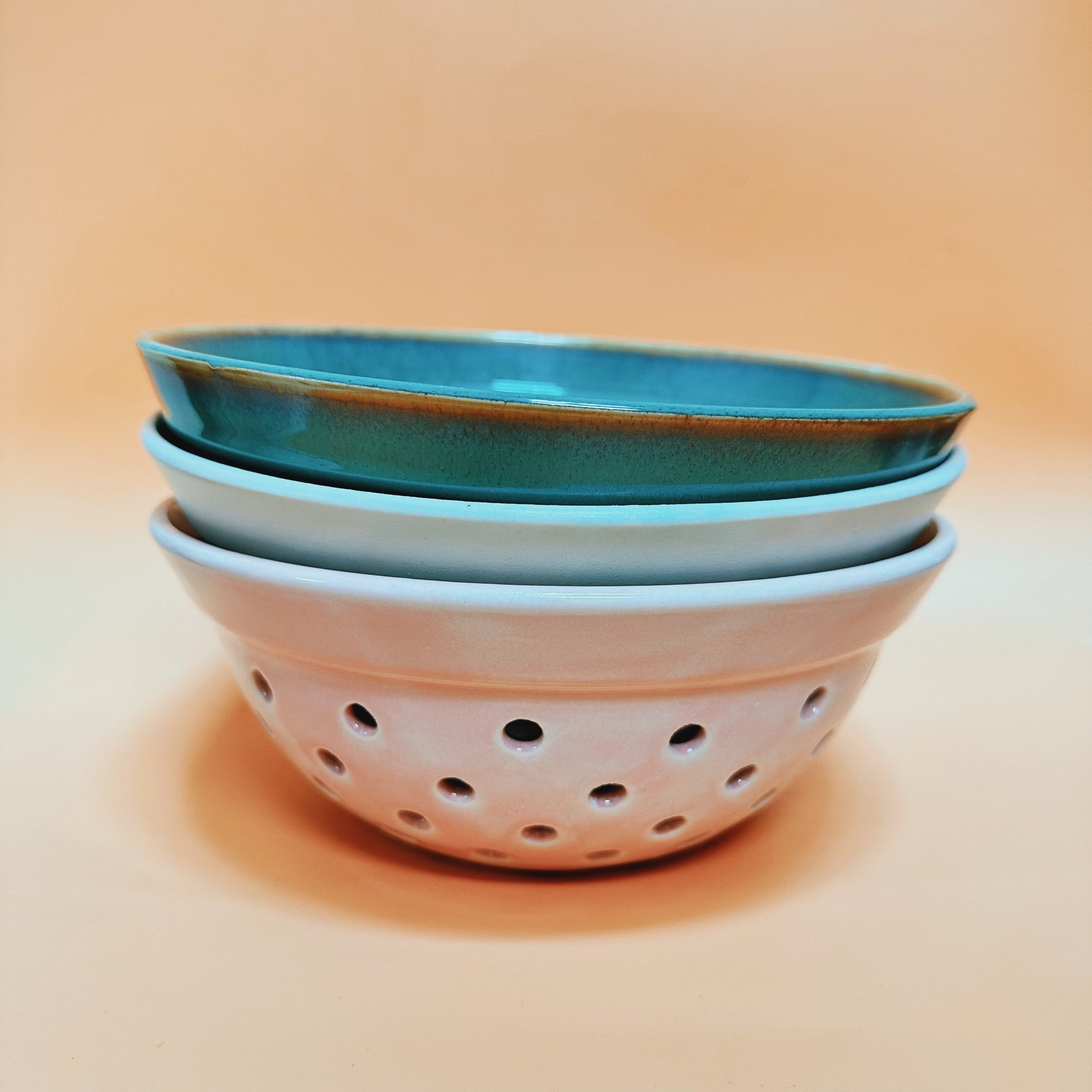 Rimmed Decorative Berry Bowl