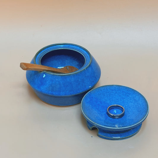 Lidded Angled Cellar with spoon